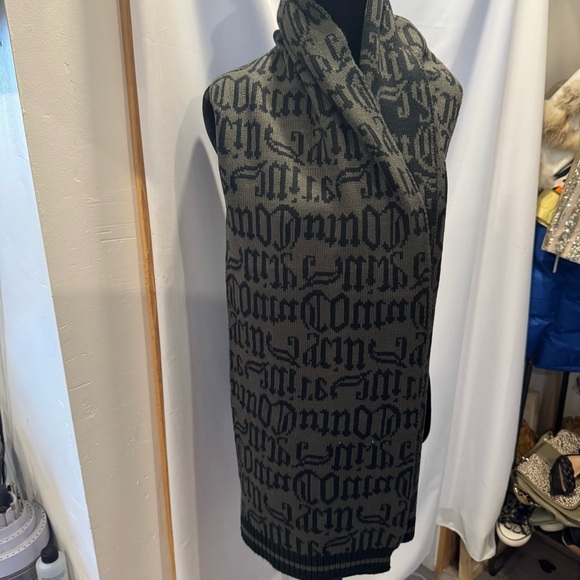 Juicy Couture Black And Grey Reversible Logo Print Scarf - Picture 2 of 4